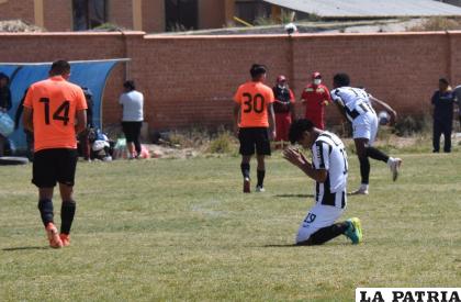 Importante victoria para el decano del fútbol boliviano /LA PATRIA