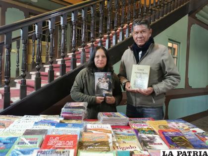 Algunos expositores en la Feria del Libro /LA PATRIA