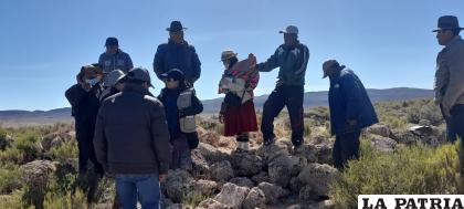 Pobladores de Rodeo explican a técnicos de Límites sobre lo que vieron el reciente jueves 
/RODEO