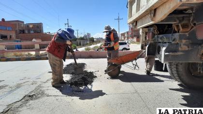 Equipo de mantenimiento de vías trabajando en la zona Exmetabol /la patria