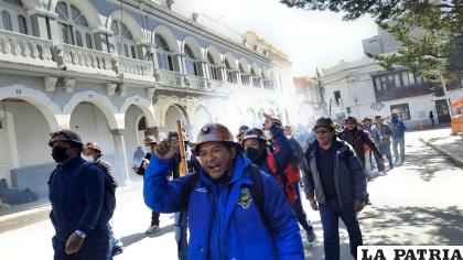 Los trabajadores marcharon por el centro de la ciudad / LA PATRIA