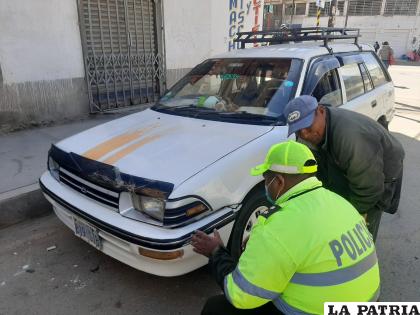 El conductor del taxi avanzaba luego de estar estacionado /LA PATRIA