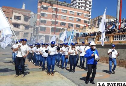Los “guerreros” del MAS durante la marcha del 1 de Mayo /LA PATRIA