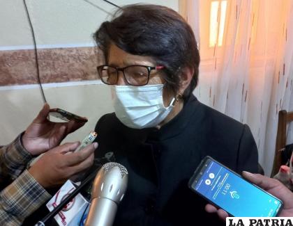 La ejecutiva del magisterio urbano María Elena Soria Galvarro 
/LA PATRIA