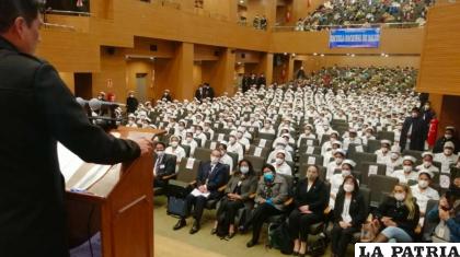 Acto de egreso de nuevos profesionales de la Escuela Nacional de Enfermería, en La Paz /LA RAZÓN
