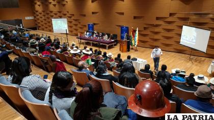 Foro Internacional de Hidrógeno y Amoniaco Verde en la sede de Gobierno /LA PATRIA 
