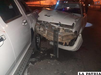El vehículo protagonista impactó contra la camioneta estacionada 
/Cortesía
