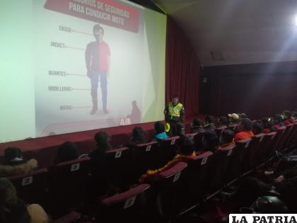 El taller estuvo enfocado a motociclistas /LA PATRIA
