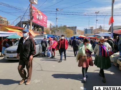 Colegio Médico de Oruro recomienda continuar con el uso del barbijo /LA PATRIA 