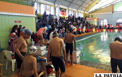 La fiesta deportiva retornó a la piscina semiolimpica de Capachos /Amunor