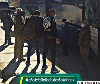 Continúan los controles por la Interpol 
/Comando de la Policía de Oruro