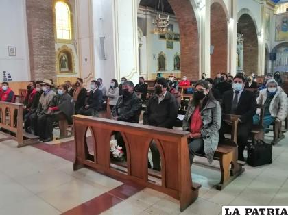 Autoridades municipales y departamentales participaron de la misa /LA PATRIA