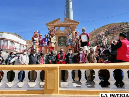 Organizaciones involucradas en la organización del Carnaval de Oruro en el brindis /LA PATRIA