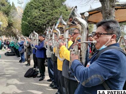 Músicos de bronce interpretaron las melodías del Carnaval de Oruro /LA PATRIA