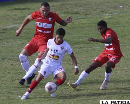 Lucas Zamora intenta superar la marca de sus adversarios /APG