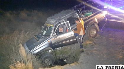 Un cuarto motorizado esquivó a los vehículos y terminó a un lado de la vía encunetado /LA PATRIA