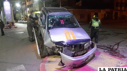 El chofer del taxi huyó tras el accidente /LA PATRIA