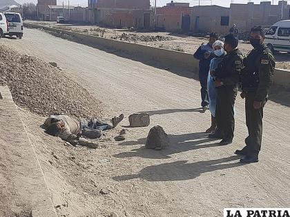 El cadáver sin identificar fue trasladado a la morgue del cementerio /LA PATRIA