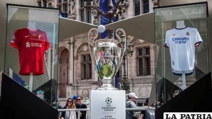 La “orejona” ya se exhibe en París, este sábado tendrá un nuevo dueño /marca.com
