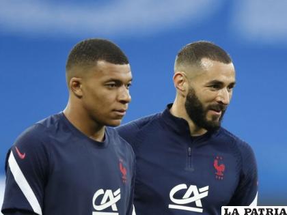 Mbappé y Benzema son compañeros en la selección de Francia, pero rivales defendiendo los colores de sus clubes /elconfidencial.com