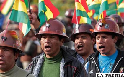 Los sectores obreros celebran en Bolivia el Día del Trabajador /Cámara de senadores 