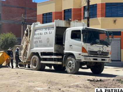 Trabajadores redoblaron esfuerzos en la Feria Oruro Moderno /LA PATRIA