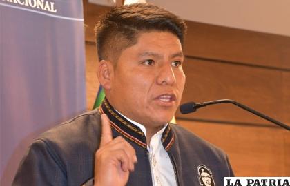 Senador del MAS, Leonardo Loza /RRSS