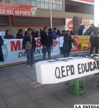 Ejecutiva del magisterio urbano de Oruro, María Elena Soria Galvarro, en mitin efectuado en la ciudad de La Paz /Cortesía