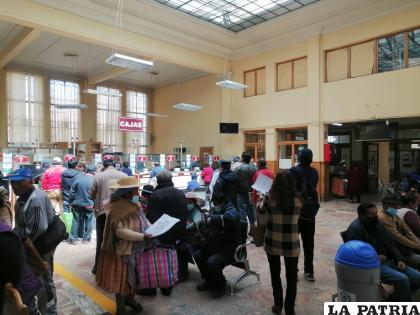 Hubo buena afluencia de contribuyentes /LA PATRIA
