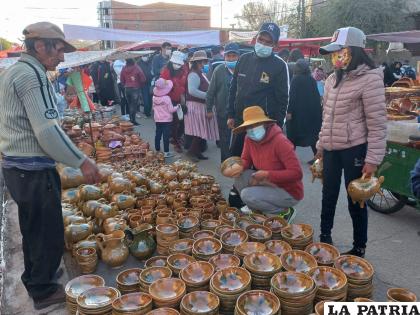 Feriantes del Oruro Moderno se preparan para instalarse en la zona Sur /Referencial 