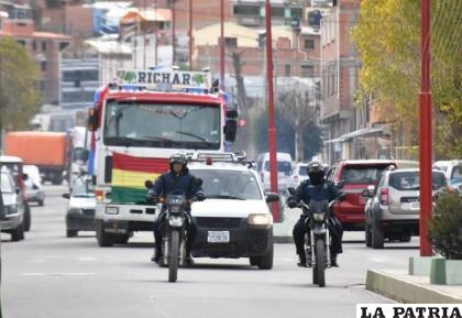 Camiones de la Feria Oruro Moderno se trasladan a la zona Sur /GAMO