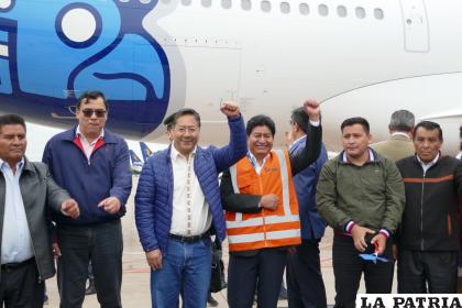Arce en la presentación de los dos nuevos aviones de BoA /LA PATRIA