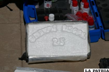 La marca en bajo relieve que se observa en la droga /FELCN