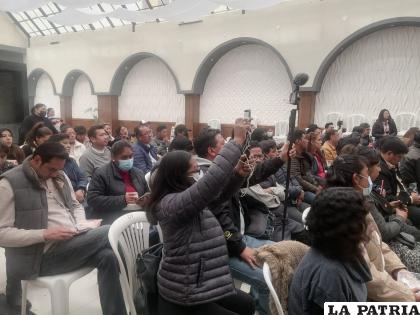 Periodistas exponen inquietudes y sugerencias al alcalde /LA PATRIA