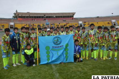 Quiroziñhos campeón de la categoría Sub-12 /LA PATRIA
