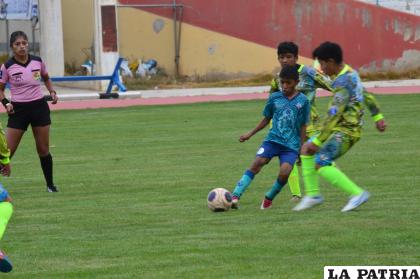 Las finales de la División Infantojuvenil se jugaron en el ??Bermúdez? /LA PATRIA