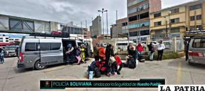47 extranjeros fueron interceptados en la terminal Hernando Siles /Policía