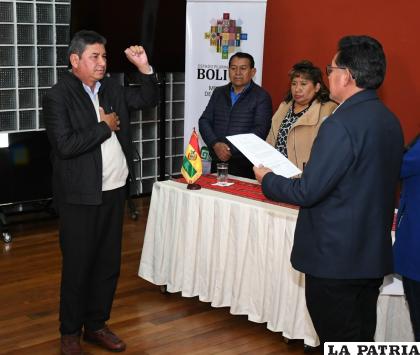 Posesión del nuevo viceministro de Educación Regular, Manuel Tejerina /APG