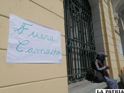 Trabajadores insisten en la destitución de dos funcionarios /LA PATRIA