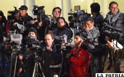 Periodistas en su trabajo diario /RRSS