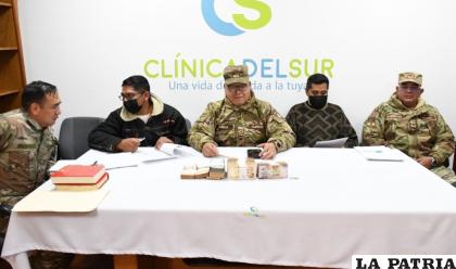 El Comandante y el dinero que se entregó este jueves /Ejército