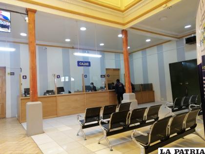 Pago de impuestos habilitados en la ex Aduana / LA PATRIA