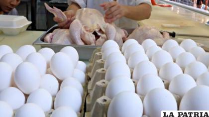 El precio del huevo subió a más de un boliviano la unidad /Página Siete