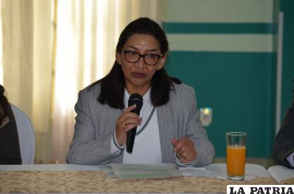 La senadora de Comunidad Ciudadana (CC), Vania Rocha / LA PATRIA