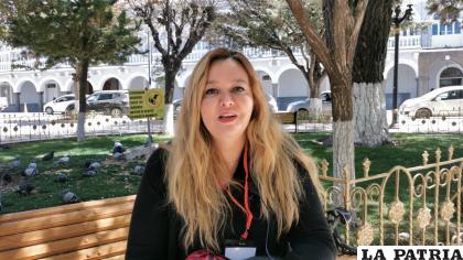Sisinia Anze lleva muchos años en la literatura, pero inició su carrera inspirada en Oruro/ LA PATRIA