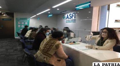 La ASFI asegura que no hay desdolarización en el caso del Banco Fassil /Página Siete