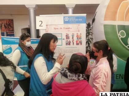 Feria informativa y de socialización destaca el rol de la familia en la sociedad /LA PATRIA

