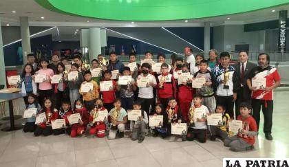 Deportistas que participaron en la competencia nacional /FBA