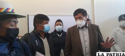 Asambleístas realizando la inspección programada con la guía del director Administrativo del Hospital San Juan de Dios /LA PATRIA
