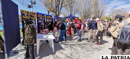 La Feria reunió a varios ciudadanos en la jornada del reciclaje /LA PATRIA 
